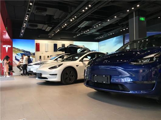 Model Y“全球销冠”之路被谁拽住了？