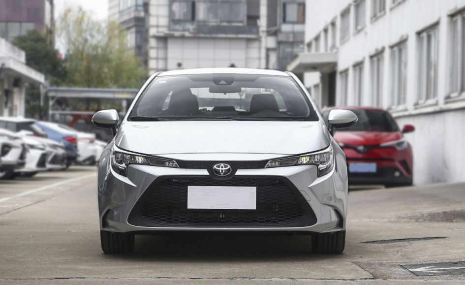 10万级别“最省油”的20款家用车，轩逸朗逸前五，英朗力压雷凌！