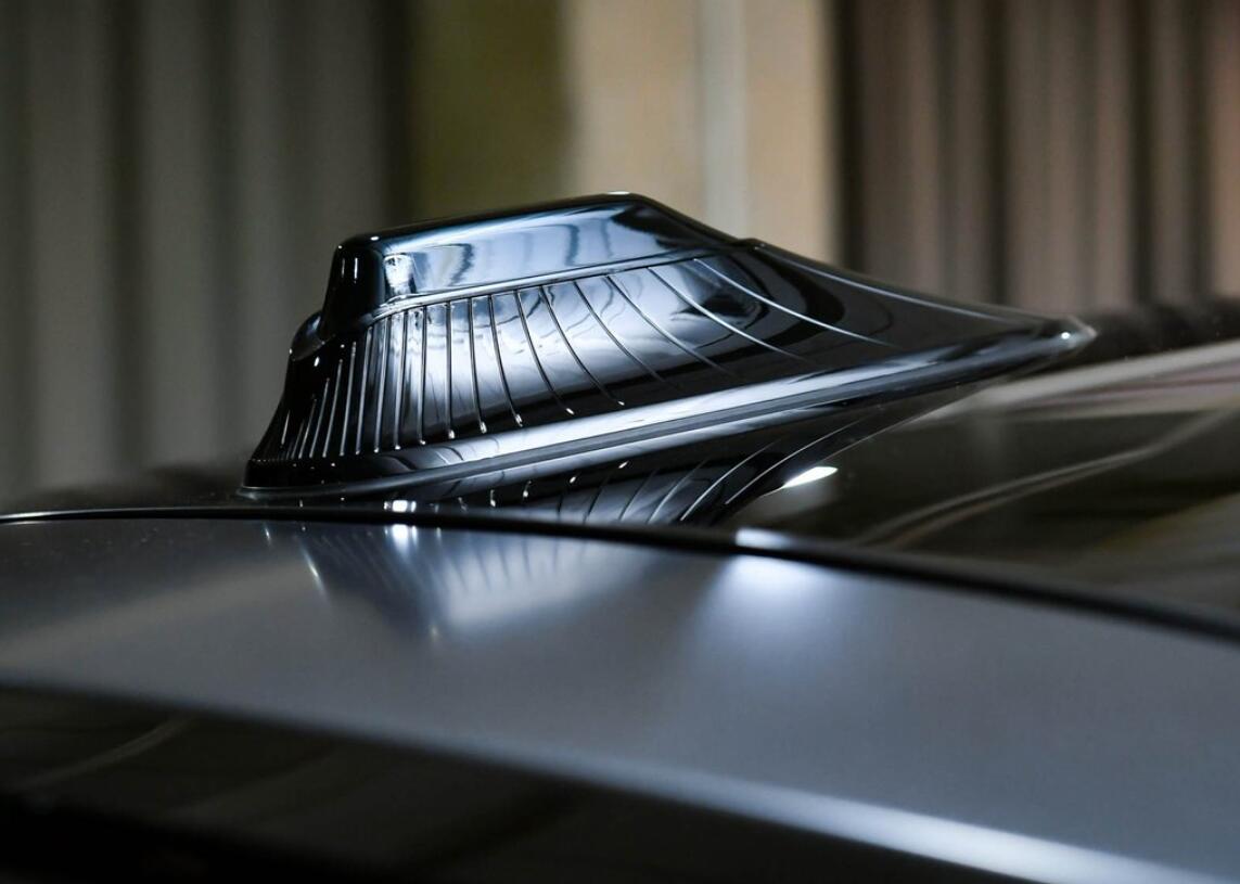 自动驾驶系统是亮点，极狐阿尔法S HI版上市售39.79万元起