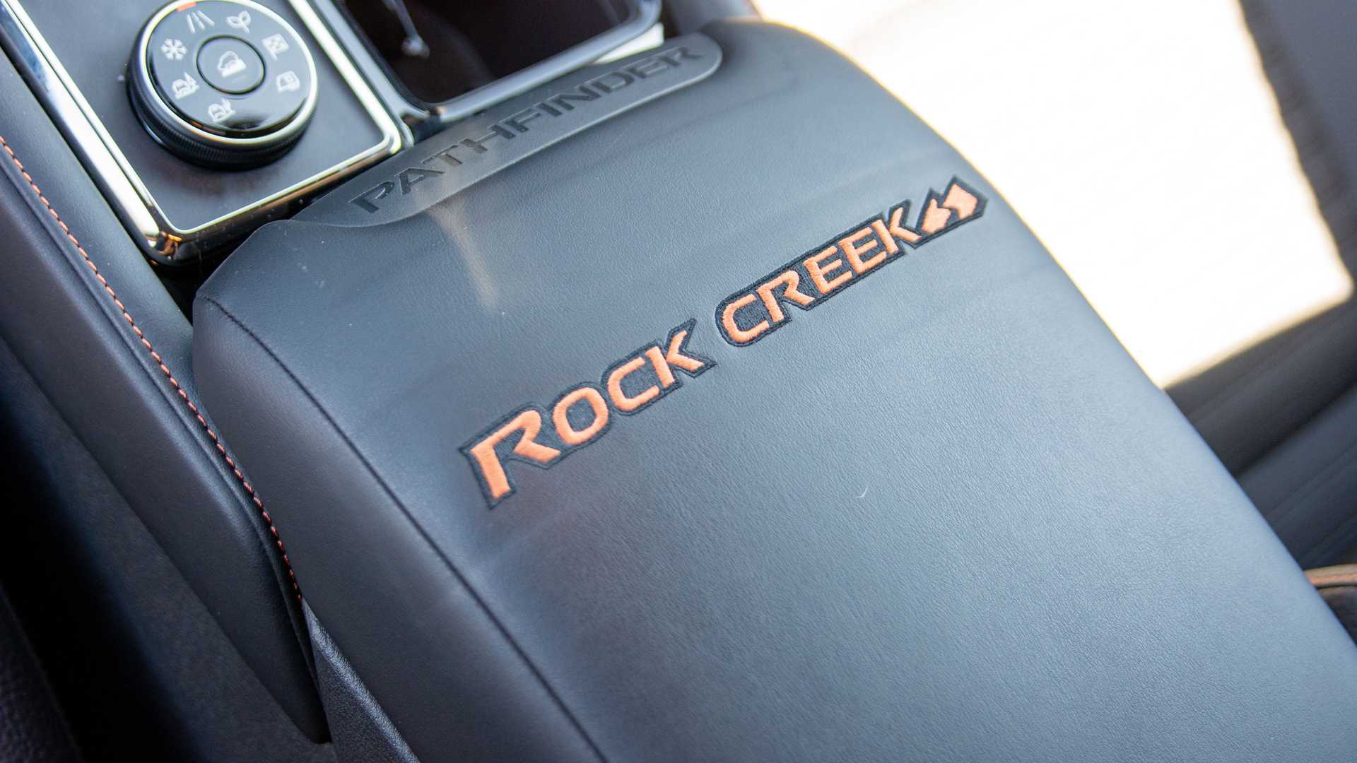 外观更具野性风味，全新日产Pathfinder Rock creek版实拍图发布